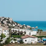 Helena Sea Breeze - Living With Pools & Full Facilities شقة Rizokarpaso