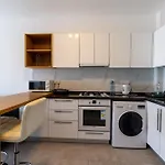 Helena Sea Breeze - Living With Pools & Full Facilities * Rizokarpaso