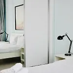 Apartamento Helena Sea Breeze - Living With Pools & Full Facilities *