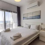 Helena Sea Breeze - Living With Pools & Full Facilities * Rizokarpaso