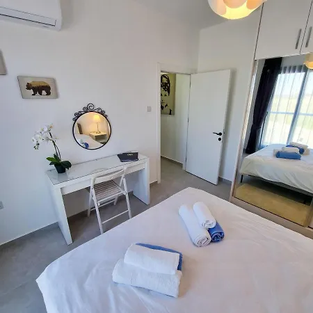 Helena Pool At Caesar Blue Resort: Wellness Retreat Apartment