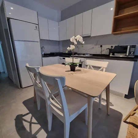 Apartament Helena Pool In Caesar Blue Including Breakfast Available 4pm, Gym, Heated Swimming Pool, Hammam, Sauna *