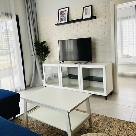 Helena Sea Breeze - Living With Pools & Full Facilities شقة *
