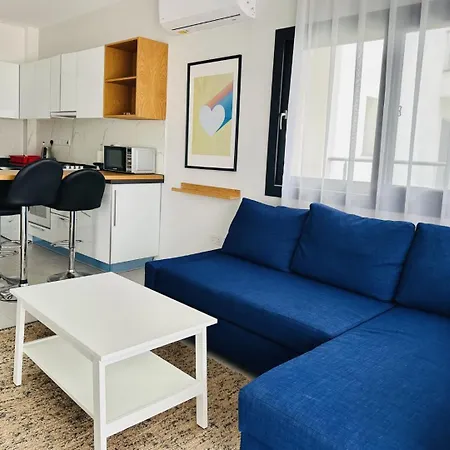 Helena Sea Breeze - Living With Pools & Full Facilities * Gastria