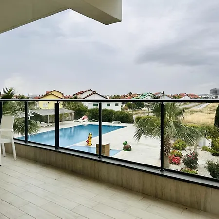 Helena Sea Breeze - Living With Pools & Full Facilities Apartment Rizokarpaso