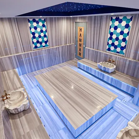 Helena Pool At Caesar Blue Resort: Wellness Retreat *