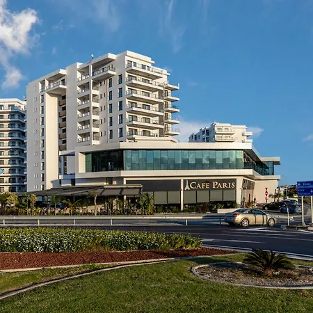 Helena Sea Breeze - Living With Pools & Full Facilities