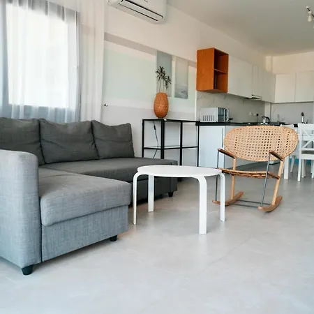 شقة Helena Sea Breeze - Living With Pools & Full Facilities *
