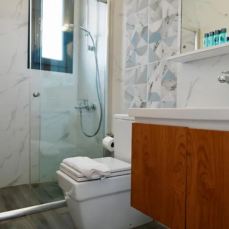 Helena Sea Breeze - Living With Pools & Full Facilities Διαμέρισμα *