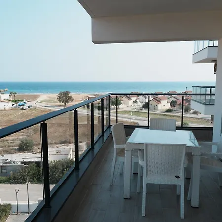 Helena Sea Breeze - Living With Pools & Full Facilities *