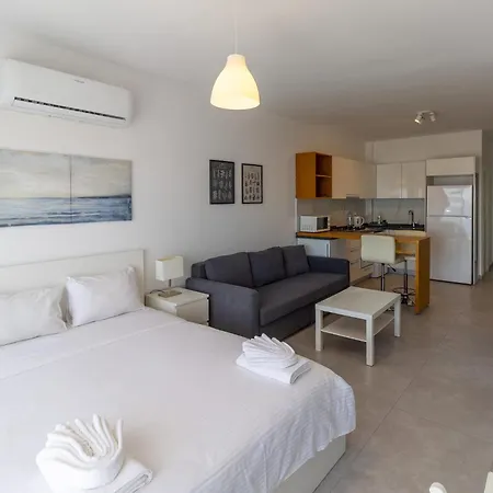 Helena Sea Breeze - Living With Pools & Full Facilities Διαμέρισμα *