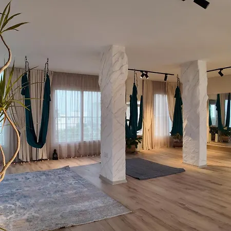 Helena Sea Breeze - Living With Pools & Full Facilities Διαμέρισμα