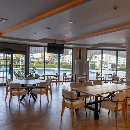 Helena Sea Breeze - Living With Pools & Full Facilities Διαμέρισμα Gastria