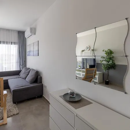 Διαμέρισμα Helena Sea Breeze - Living With Pools & Full Facilities Gastria