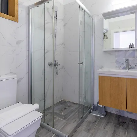 Helena Sea Breeze - Living With Pools & Full Facilities Διαμέρισμα *