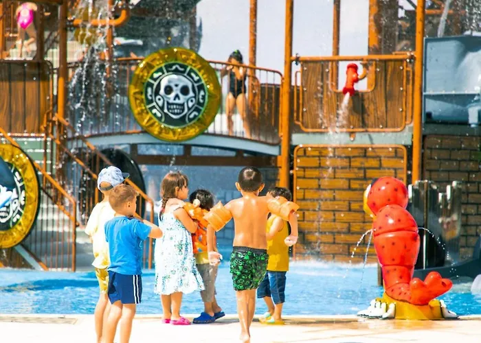 Helena Sea Breeze - Living With Pools & Full Facilities Apartman