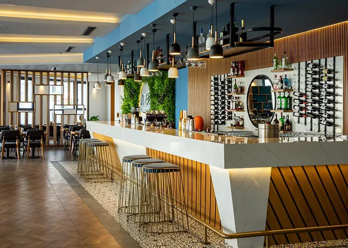 Helena Sea Breeze - Living With Pools & Full Facilities Διαμέρισμα Rizokarpaso