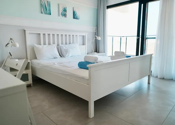 Helena Sea Breeze - Living With Pools & Full Facilities Διαμέρισμα Rizokarpaso